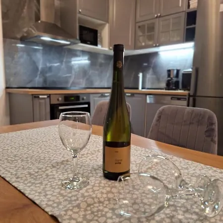 With Private Swimming Pool Apartamento *