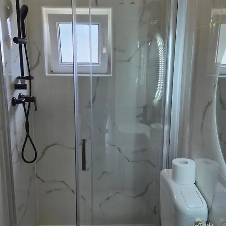 Apartamento With Private Swimming Pool