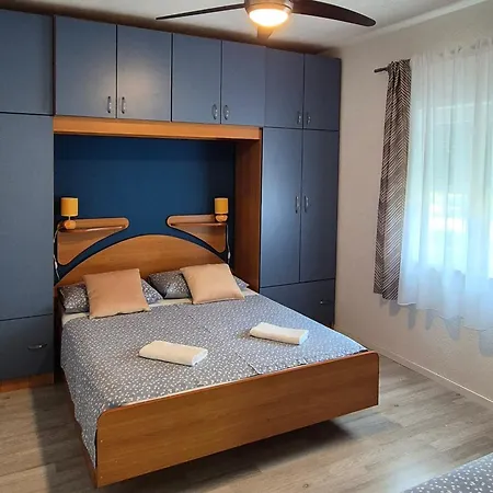 With Private Swimming Pool Apartmán *