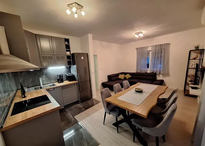 With Private Swimming Pool Apartmán *