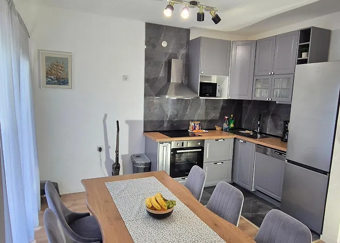 With Private Swimming Pool Appartement