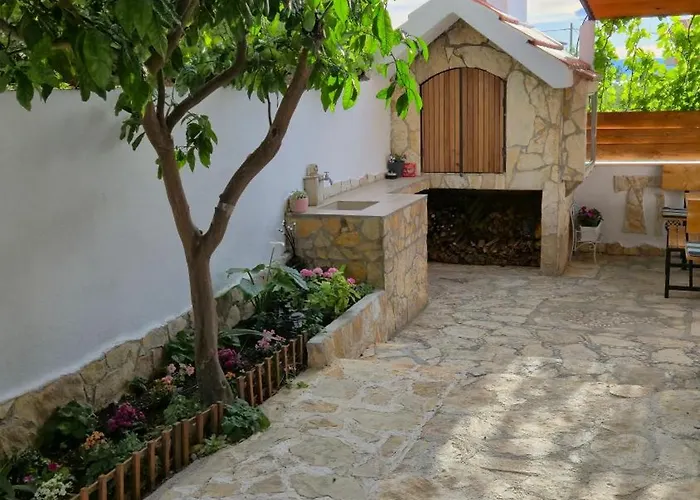 Apartmán With Private Swimming Pool