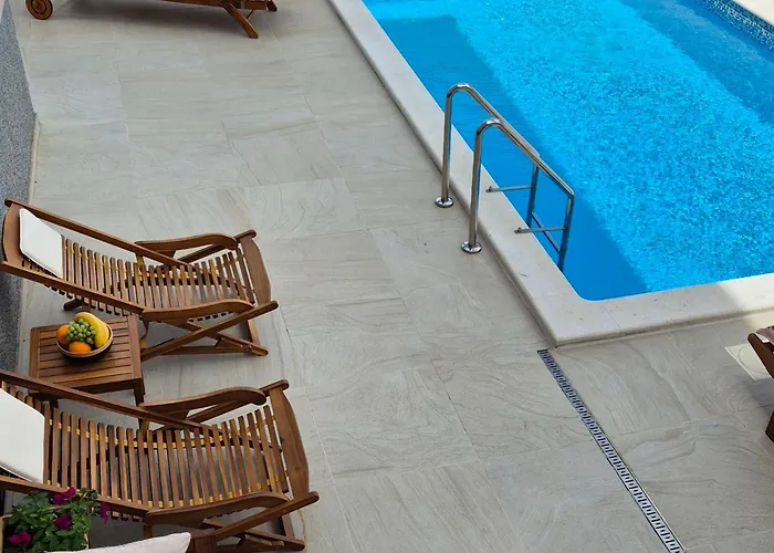 With Private Swimming Pool Appartement Split