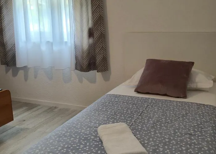 With Private Swimming Pool Apartmán *