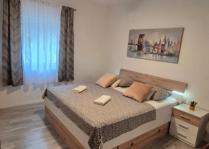 With Private Swimming Pool Apartmán Split