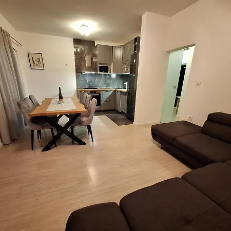 With Private Swimming Pool Apartment *