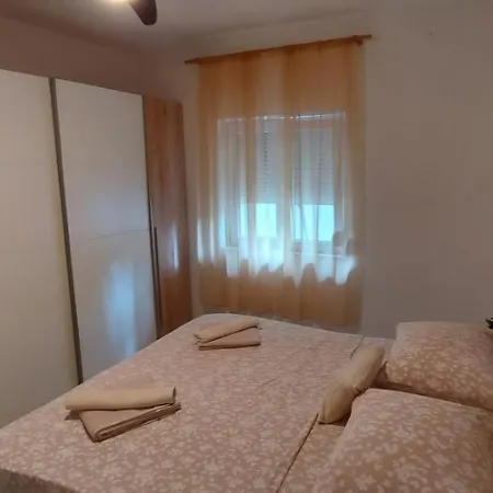 With Private Swimming Pool Split