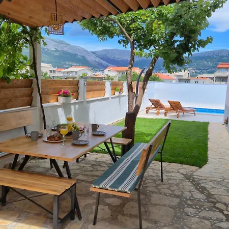 With Private Swimming Pool Apartment