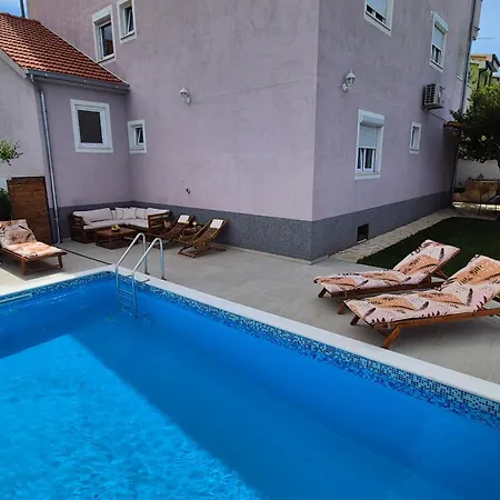 Apartment With Private Swimming Pool *