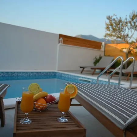 With Private Swimming Pool Apartment *