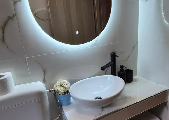 With Private Swimming Pool Split