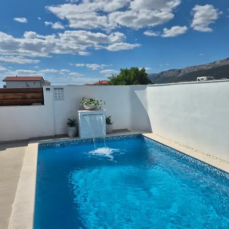 With Private Swimming Pool * Split